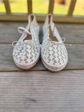 Madden Girl Cream Lace Floral Espadrille Flats